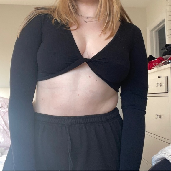 black long sleeve going out top - Picture 1 of 2